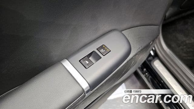 Hyundai Grandeur 2022 — ფოტო 19/20