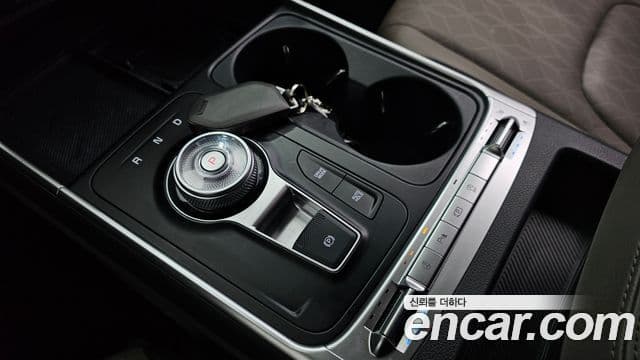Kia Carnival 2024 — Şəkil 8/20