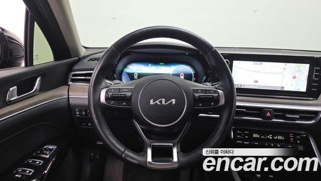 Kia K5 2023 — ფოტო 14/20