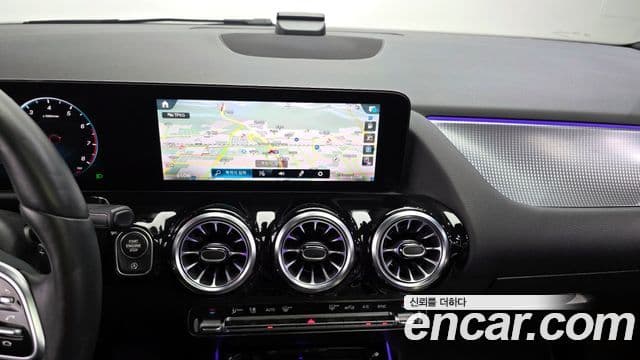 Mercedes-Benz GLA-Class 2021 — Фото 14/20