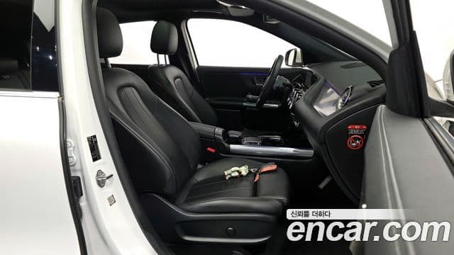 Mercedes-Benz GLA-Class 2021 — Photo 11/34
