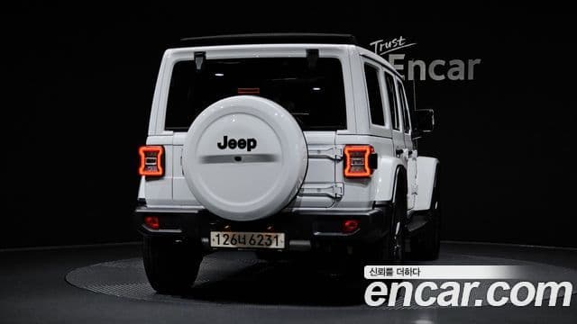 Jeep Wrangler 2020 — ფოტო 4/20