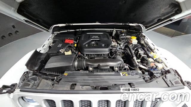 Jeep Wrangler 2020 — ფოტო 6/20