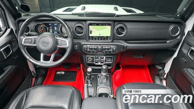 Jeep Wrangler 2020 — ფოტო 7/20