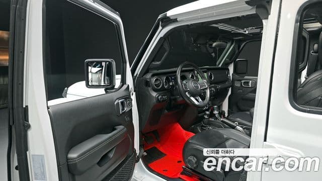 Jeep Wrangler 2020 — ფოტო 10/20