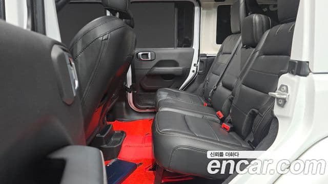 Jeep Wrangler 2020 — ფოტო 11/20