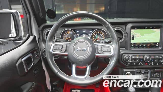 Jeep Wrangler 2020 — ფოტო 13/20