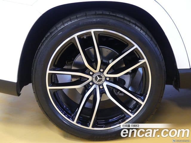 Mercedes-Benz GLS-Class 2025 — Photo 20/20