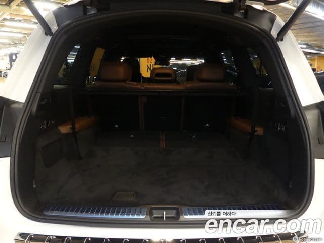 Mercedes-Benz GLS-Class 2025 — Photo 15/20