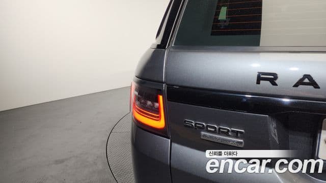 Land Rover Range Rover Sport 2019 — Photo 34/38