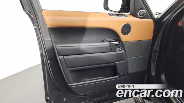 Land Rover Range Rover Sport 2019 — Photo 14/38