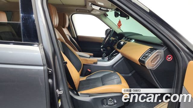 Land Rover Range Rover Sport 2019 — Photo 32/38