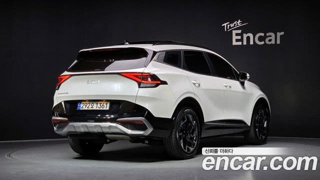 Kia Sportage 2021 — Фото 2/20