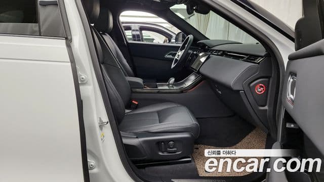 Land Rover Range Rover Velar 2025 — ფოტო 12/20