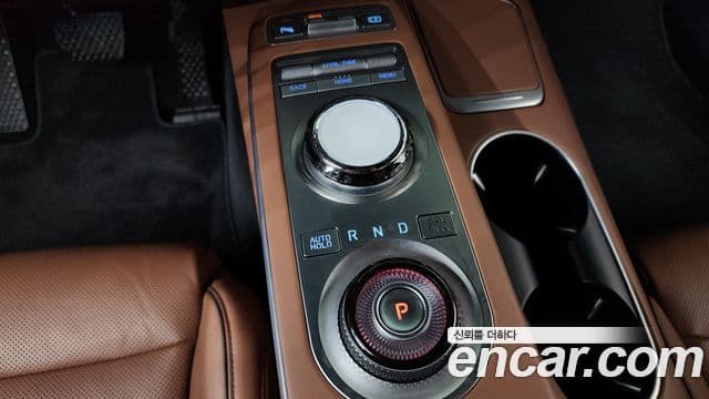 Genesis GV70 2021 — Şəkil 9/20