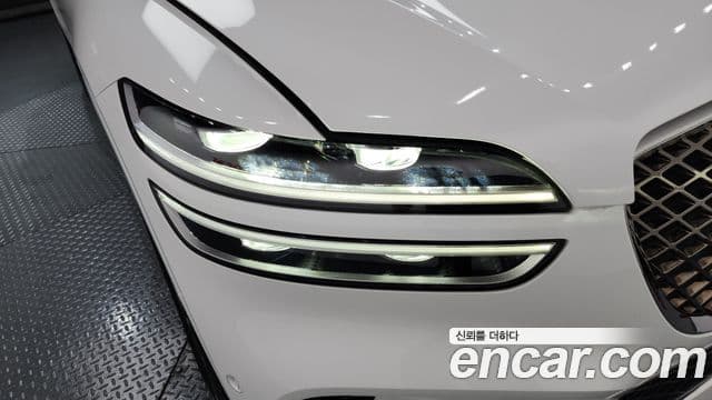 Genesis GV70 2021 — Photo 21/37