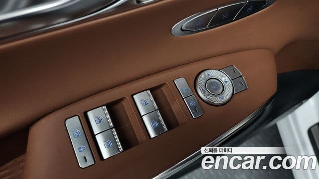 Genesis GV70 2021 — Photo 19/37
