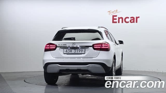 Mercedes-Benz GLA-Class 2019 — Şəkil 5/20