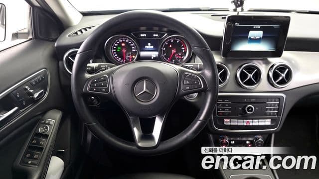 Mercedes-Benz GLA-Class 2019 — Şəkil 3/20