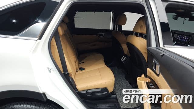Kia Sorento 2022 — Фото 11/20