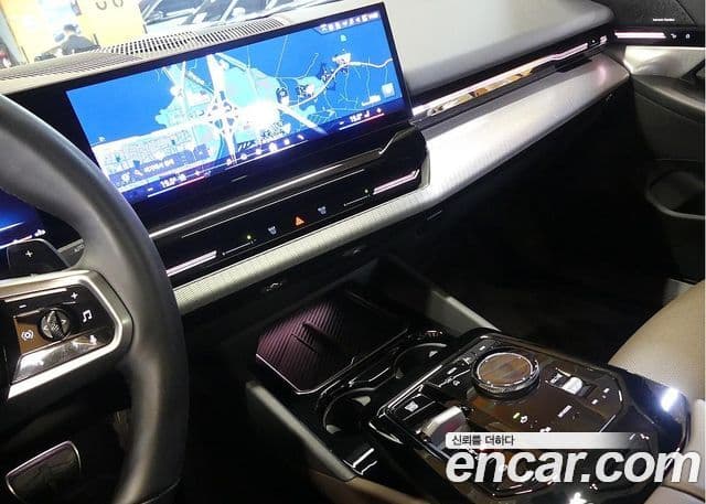 BMW 5 Series 2024 — ფოტო 13/20