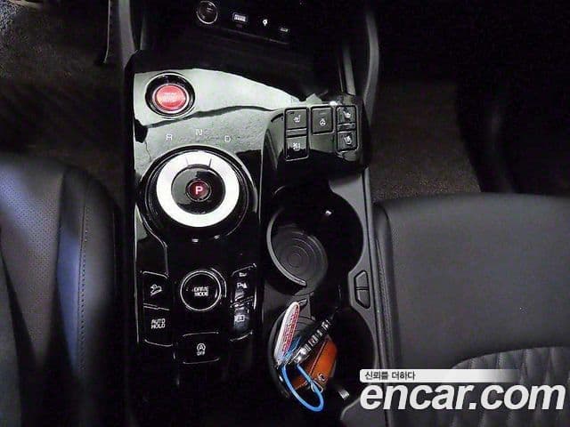 Kia Sportage 2023 — ფოტო 13/20