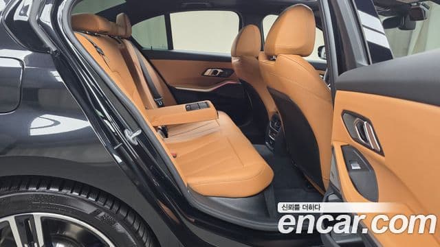 BMW 3 Series 2025 — Фото 11/20