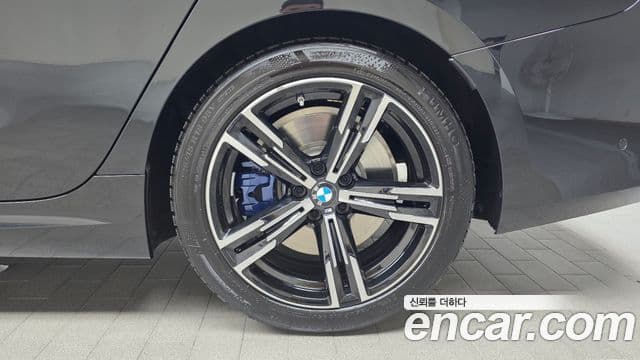 BMW 3 Series 2025 — Photo 7/33