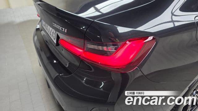 BMW 3 Series 2025 — Photo 26/33