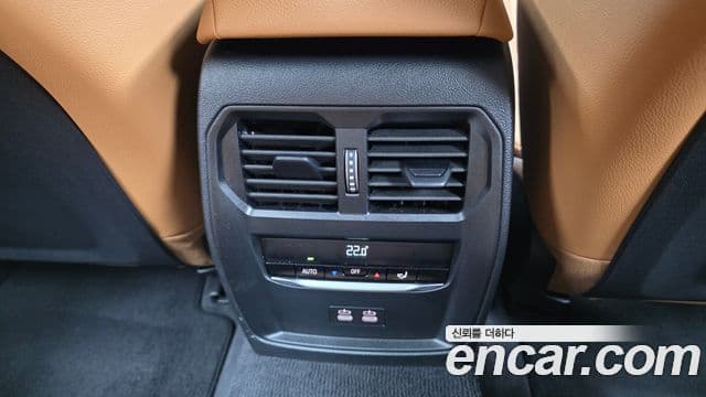 BMW 3 Series 2025 — Photo 11/33