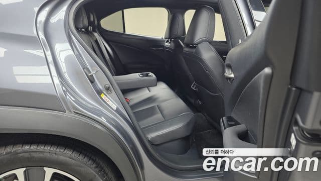 Lexus UX250h 2019 — ფოტო 11/20