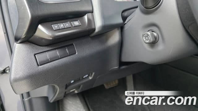 Lexus UX250h 2019 — Photo 2/31