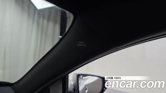 Lexus UX250h 2019 — Photo 15/31