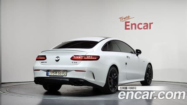 Mercedes-Benz E-Class 2023 — Şəkil 29/32