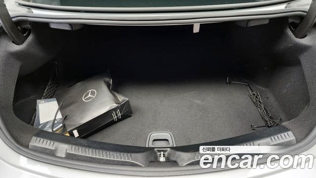 Mercedes-Benz E-Class 2023 — Şəkil 10/32