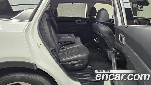 Kia Sorento 2023 — Şəkil 11/20