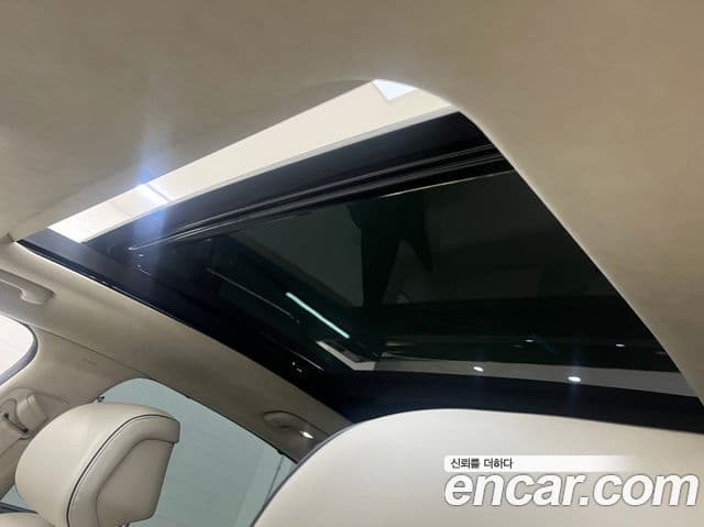 Genesis Electrified G80 2022 — Şəkil 19/20