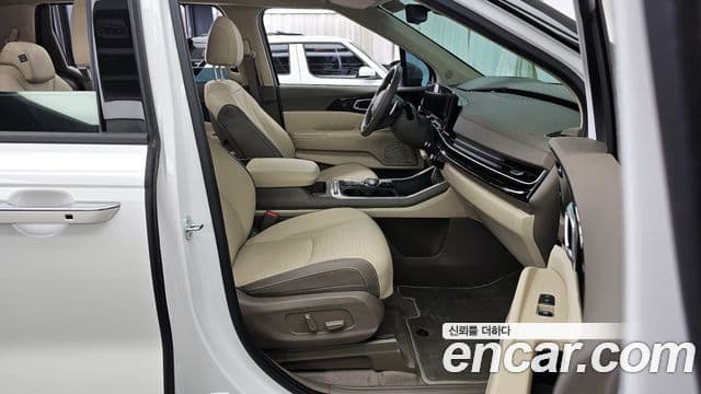 Kia Carnival 2023 — Şəkil 11/20