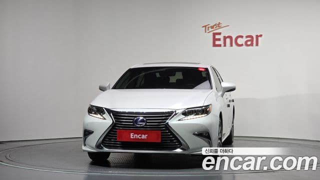 Lexus ES300h 2018 — ფოტო 3/20