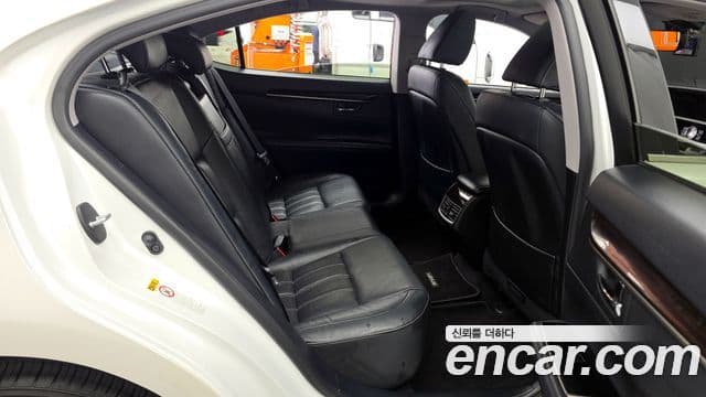 Lexus ES300h 2018 — ფოტო 12/20