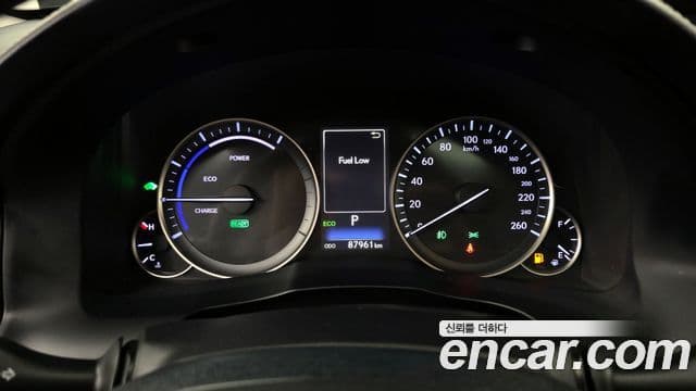 Lexus ES300h 2018 — Photo 15/31