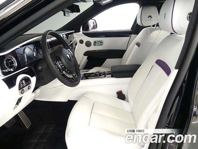 Rolls-Royce Ghost 2021 — Photo 14/20