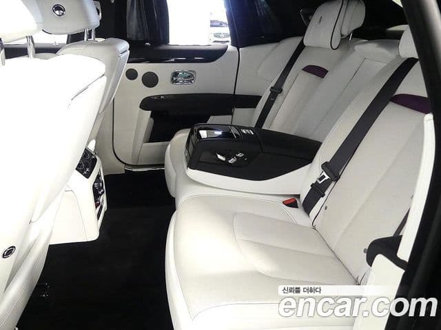 Rolls-Royce Ghost 2021 — Photo 12/20