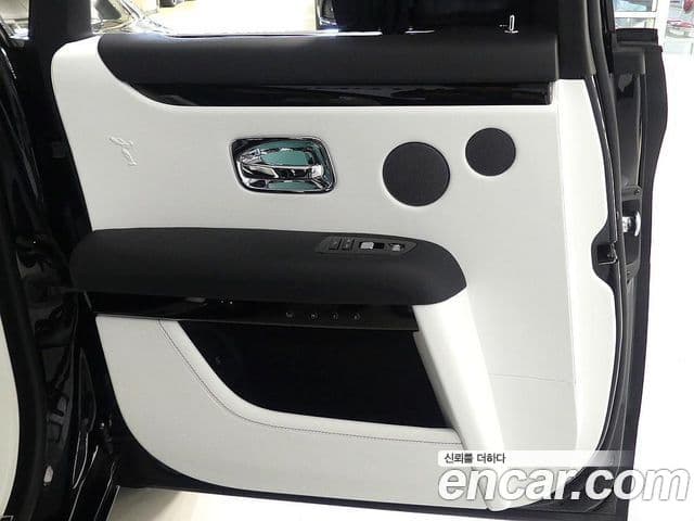 Rolls-Royce Ghost 2021 — Photo 17/20