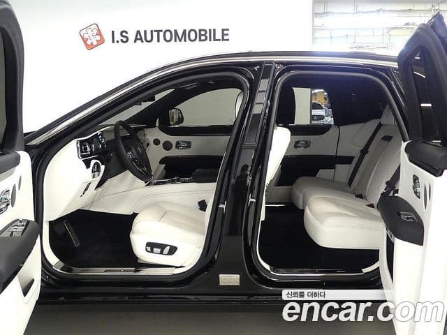 Rolls-Royce Ghost 2021 — Photo 11/20