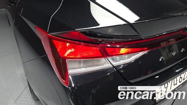 Hyundai The New Avante Hybrid 2021 — Photo 6/30