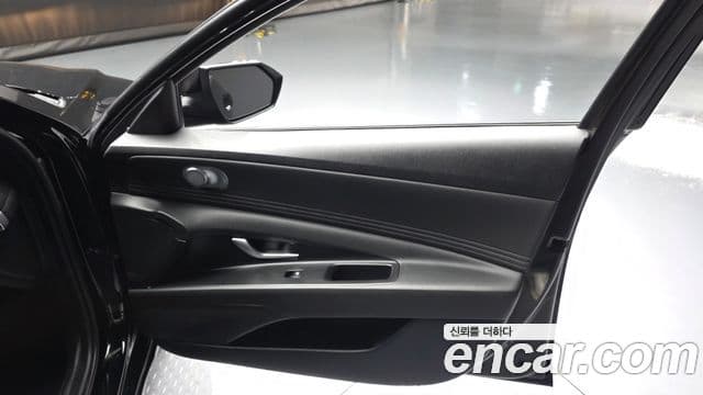 Hyundai The New Avante Hybrid 2021 — Photo 19/30