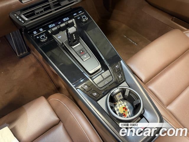 Porsche 911 2022 — ფოტო 14/19
