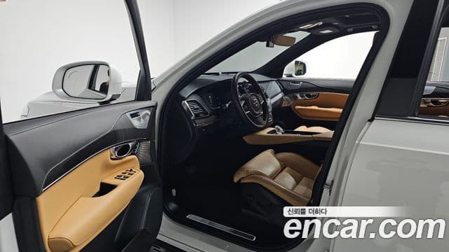 Volvo XC90 2025 — Фото 10/20