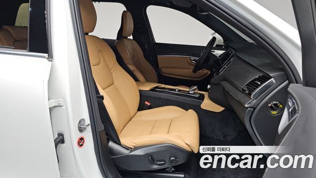 Volvo XC90 2025 — Фото 13/20